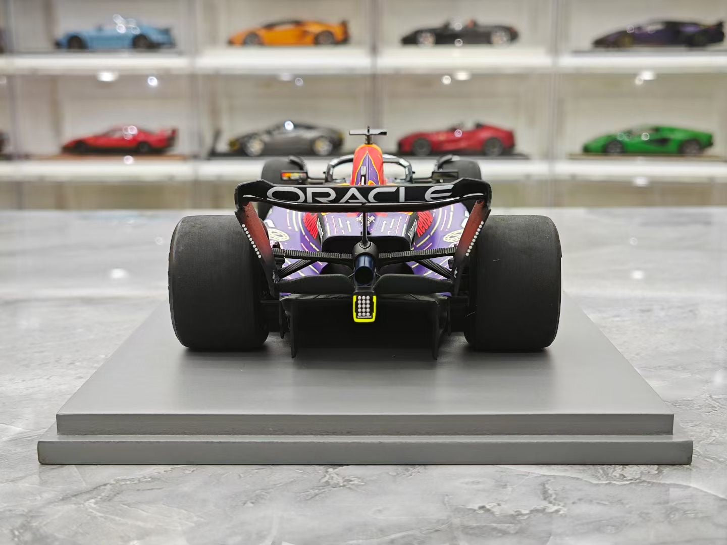 Spark 1/18 2023 Las Vegas RB19 Victory Verstappen F1